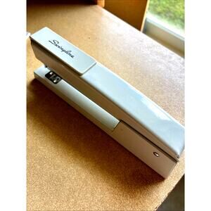 Vintage Swingline 747 Desk Top Stapler Metal Fastener White Beige Heavy Sturdy
